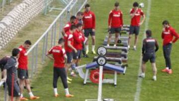 Simeone prueba con Raúl García de titular; Villa, al banquillo