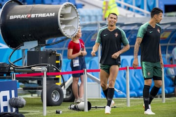 Portugal se prepara para su debut frente a España