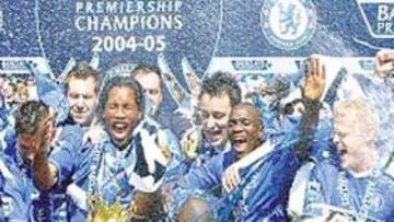 <b>NUEVA ERA.</b> Mourinho y Abramovich han comenzado una nueva era en el fútbol inglés.