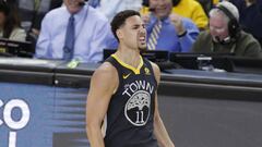 MMD01. OAKLAND (CA, EE.UU.), 16/04/2018. El jugador de Golden State Warriors Klay Thompson reacciona tras encestar un triple durante un juego de la primera ronda de las eliminatorias de la Conferencia Oeste de la NBA entre los San Antonio Spurs y los Golden State Warriors hoy, lunes 16 de abril de 2018, en Oakland, California (EE.UU.). EFE/John G. Mabanglo/PROHIBIDO SU USO POR SHUTTERSTOCK