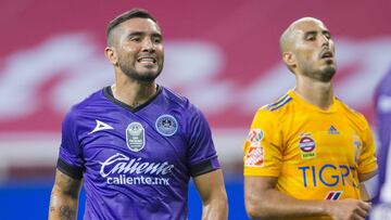 Los postes salvaron a ambos equipos de que recibieran goles en un entretenido empate a cero en la cancha del Akron.