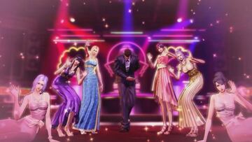Kenshiro con esmóquin, y rodeado de bellas señoritas; todo un maestro de ceremonias