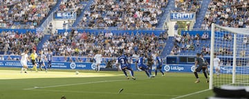 Dani Ceballos marca el primer gol del partido.