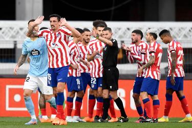 El defensa montenegrino fue expulsado en el minuto 69 tras interpretar Figueroa Vázquez que impidió haciendo falta a Larsen.