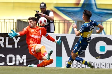 Jorge Espejo, en el duelo de Everton ante la UC,