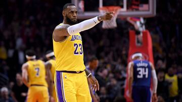 LeBron vuelve a lo grande: 24+14+9 en un derbi con prórroga