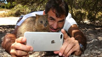 PERTH, AUSTRALIA - DECEMBER 28:  Roger Federer of Switzerland takes a selfie with a Quokka at Rottnest Island ahead of the 2018 Hopman Cup on December 28, 2017 in Perth, Australia.  (Photo by Paul Kane/Getty Images)