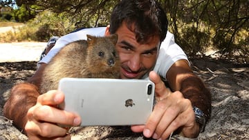 PERTH, AUSTRALIA - DECEMBER 28:  Roger Federer of Switzerland takes a selfie with a Quokka at Rottnest Island ahead of the 2018 Hopman Cup on December 28, 2017 in Perth, Australia.  (Photo by Paul Kane/Getty Images)