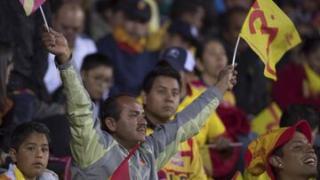 Action photo during the match  Morelia vs Toluca, Corresponding to second leg match of Quarter-finals of the Apertura Tournament 2017 of Liga BBVA BAncomer MX, at Morelos Stadium. 
 
 Foto de accion durante el partido Morelia vs Toluca, Correspondiente al partido de vuelta de los Cuartos de Final del Torneo Apertura 2017 de la Liga BBVA BAncomer MX, en el Estadio Morelos, en la foto: Nahuel Fans
 
 25/11/2017/MEXSPORT/Omar Martinez