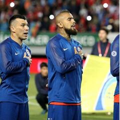 Los múltiples saludos a Vidal en su cumpleaños: Ribery, Valdivia...