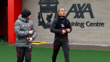 Thiago Alcántara no se pone fecha de vuelta con Liverpool