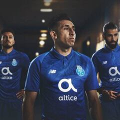 Herrera presenta el nuevo uniforme y se quedaría en el Porto