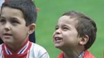 <b>¿QUÉ POR QUÉ SOMOS DEL ATLÉTICO?</b>. Porque nos gusta. Porque lo sentimos. Porque lo heredamos. Porque lo nacemos. Porque lo queremos. Porque lo creemos. Porque...