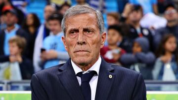 PORTO ALEGRE, BRAZIL - JUNE 20: Coach of Uruguay Oscar Washington Tabarez looks on from the sidelines during the Copa America Brazil 2019 group C match between Uruguay and Japan at Arena do Gremio on June 20, 2019 in Porto Alegre, Brazil. (Photo by Chris Brunskill/Fantasista/Getty Images)