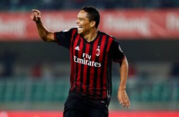 Un remate del colombiano que se desvió en Dainelli terminó en el tercer gol para el Milan.