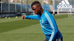 Vinicius Jr. trabaja en solitario en el entrenamiento del Real Madrid del mi&eacute;rcoles, 17 de abril de 2019.