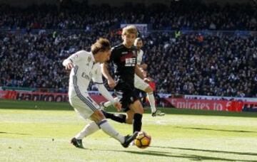 Modric asistiendo a Isco en el 4-0.