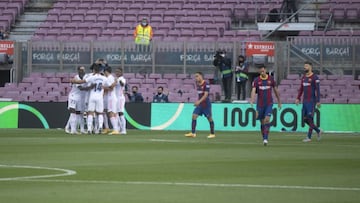 Los jugadores del Real Madrid celebran un gol en el Cl&aacute;sico jugado la pasada campa&ntilde;a en el Camp Nou y que acab&oacute; con triunfo blanco (1-3).