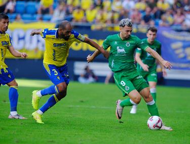 Aprobados y suspensos del Racing en el Nuevo Mirandilla: Arana recupera el gol