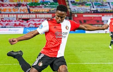 El delantero del Feyenoord tiene un valor de mercado de 10 millones de euros.