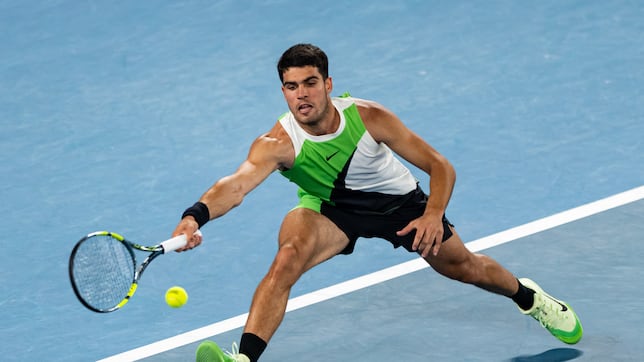 ¿A qué hora juega Alcaraz contra Hanfmann? TV, dónde y cómo ver su segundo partido en el Open de Australia