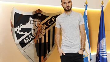 David Lomb&aacute;n, tras firmar su nuevo contrato con el M&aacute;laga.