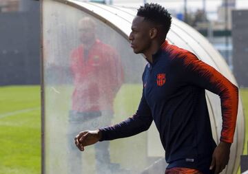 Barcelona Yerry Mina, on Man United and Everton's agendas