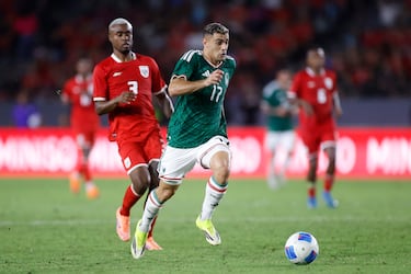 ¿Qué delanteros tiene Rayados ante la salida de Berterame?