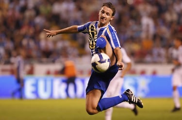 Defendió la camiseta del Depor entre 2008 y 2010. Jugó 36 encuentros y marcó 2 goles. 