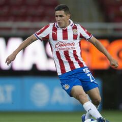 Para Chivas, el juego ante Cruz Azul se gana en medio campo