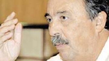 <b>PARÓN.</B> Tras mes y medio de parón, el entrenador del Ciudad Real afronta el segundo tramo de la temporada. Su equipo es líder con tres puntos de ventaja, pero quiere recuperar cuanto antes el juego exhibido en diciembre. De Dios seguirá un año más y aboga por el bloque actual