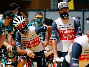 Vincenzo Nibali antes de empezar la etapa 10
