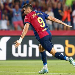 Flick y Lewandowski buscan rescatar al FC Barcelona