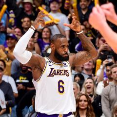 LeBron James lidera la NBA en jerseys vendidos