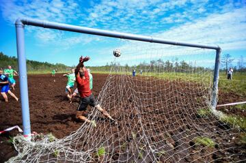 Fútbol en el pantano