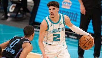 LaMelo Ball, durante un partido de la NBA con Charlotte Hornets.