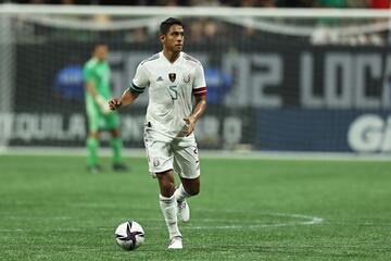 Luis Romo en un partido con el Tri