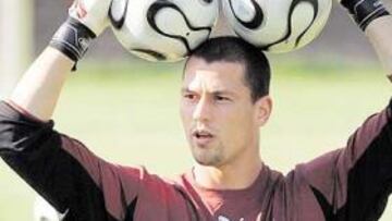 <b>TANTEADO. </b>Fabio Coltorti, segundo portero suizo tras Zuberbuehler, puede ser incorporado si Notario se va finalmente al Murcia.