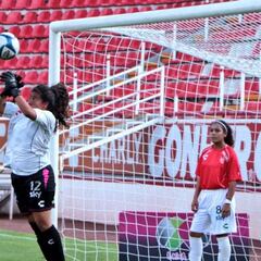 Portera de Necaxa levanta polémica en redes por su físico