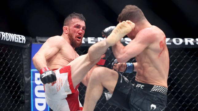 Merab se queda a un paso de la historia: Yan le destrona