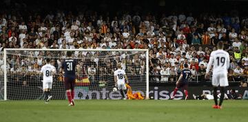 2-3. Pierre-Emerick Aubameyang marc¨® el tercer gol.