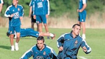 <b>A TOPE. </b>David García y Moisés Hurtado, en un momento de la sesión de ayer en Ashby de la Zouch.