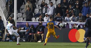 Marcelo crosses the ball to Cristiano and the Portuguese striker headed it to make it 5-0.