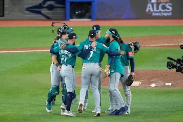 MLB analysts on Blue Jays and Brewers: “Backs up against the wall and both of them are going probably pretty soon”