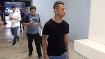 Leo Valencia pasa exámenes y es nuevo jugador de Botafogo