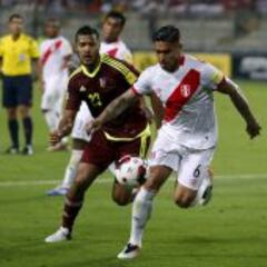 Alarma en el Betis: Vargas se lesiona ante Venezuela