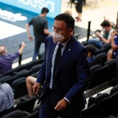 Bartomeu prefiere estar en Valencia que en el Camp Nou