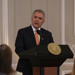 Iván Duque anuncia incremento salarial en la Policía