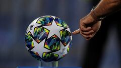 El balón multicolor de la Champion League para la fase de grupos.