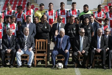 Mahmoud Abbas visitó al plantel de Palestino durante la jornada de hoy. Estas fueron las mejores postales que dejó el encuentro.